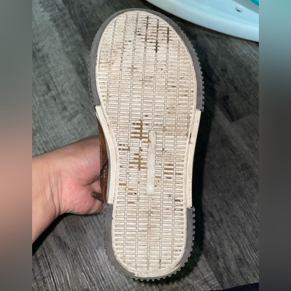 Boots - Picture 4 of 5